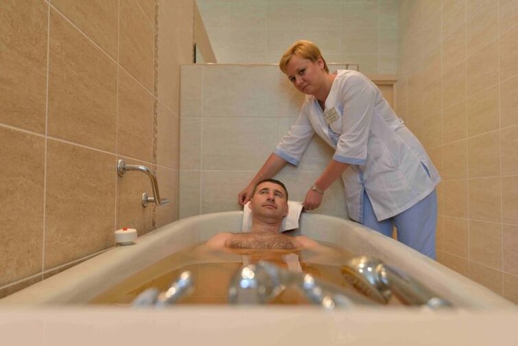 Çam banyosu yapmak prostatitli bir erkeğin durumunu hafifletir